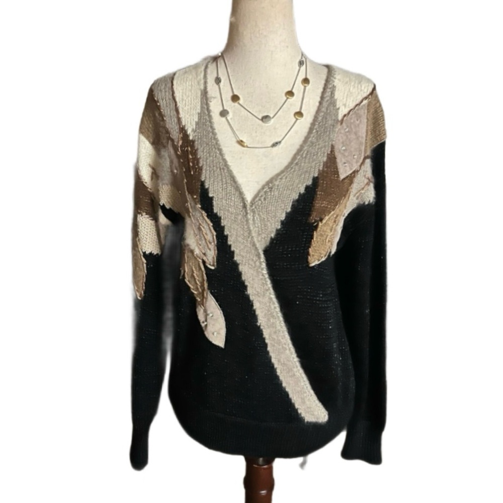 Ginenne ~ Medium ~ Vintage ~ Wool Blend ~ Black/ Brown ~ Leaves Design ~ Sweater